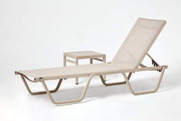 Hanah Home Conjunto de Tumbona y Mesa Lateral Beige